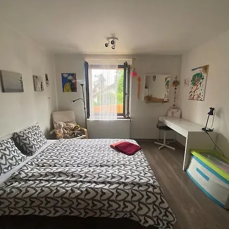 Apartmá V Rodinném Domě Kousek Od Prahy Séjour à la campagne *