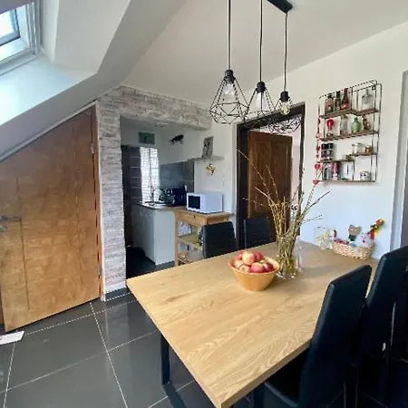 Apartmá V Rodinném Domě Kousek Od Prahy Séjour à la campagne Nouzov